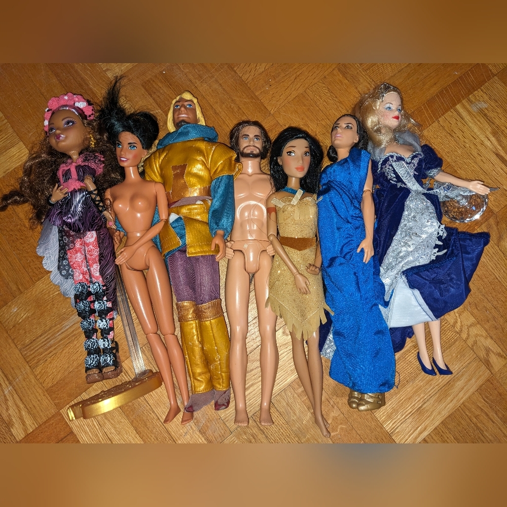 DOLL LOT: Includes Disney, DCU, Barbie, Ever After High